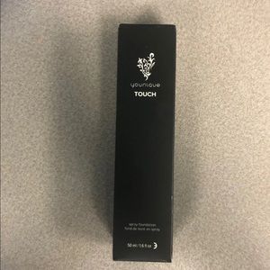 Younique spray touch foundation Lace
